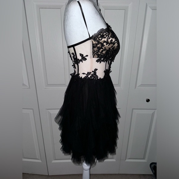 DEB mini dress. Size 5 NWT - Picture 4 of 13